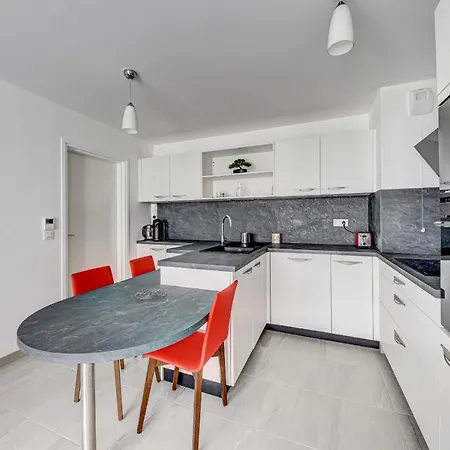 Apartment Avec Terrasse - Cite Universitaire Gentilly