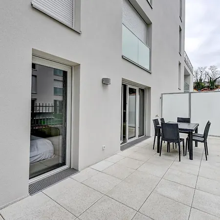 Apartment Avec Terrasse - Cite Universitaire Gentilly